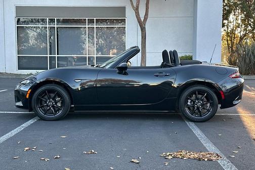 2022 Mazda MX-5 Miata Sport