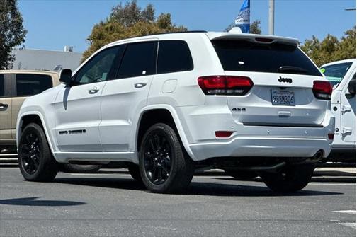 2022 Jeep Grand Cherokee Laredo