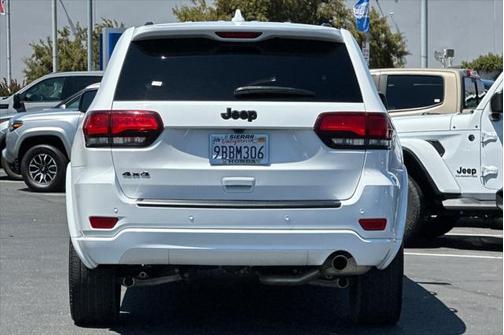 2022 Jeep Grand Cherokee Laredo