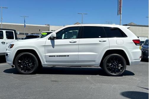 2022 Jeep Grand Cherokee Laredo
