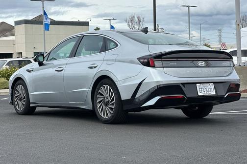 2025 Hyundai SONATA Hybrid Limited