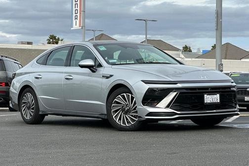 2025 Hyundai SONATA Hybrid Limited