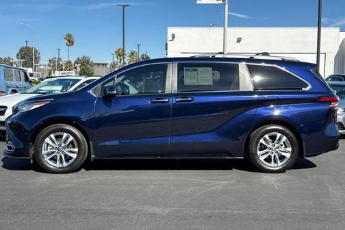 2022 Toyota Sienna Limited 7-Passenger