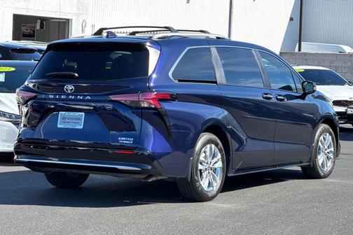 2022 Toyota Sienna Limited 7-Passenger