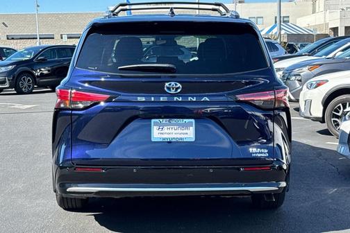 2022 Toyota Sienna Limited 7-Passenger