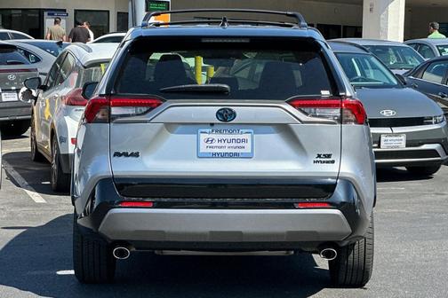 2020 Toyota RAV4 Hybrid SE