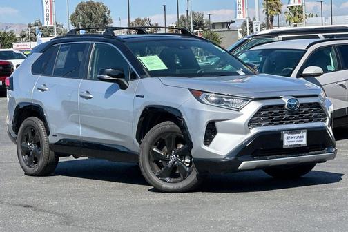 2020 Toyota RAV4 Hybrid SE