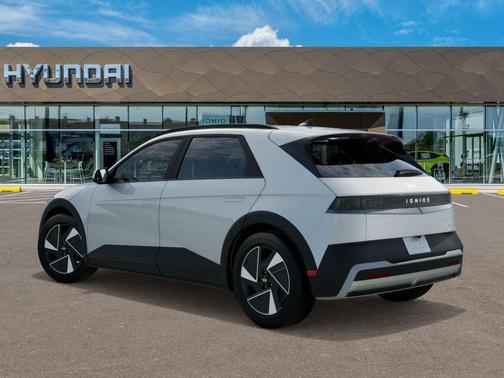 2025 Hyundai IONIQ 5 SEL