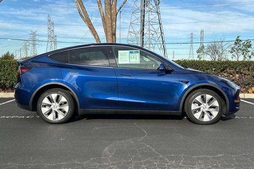 2023 Tesla Model Y Long Range Dual Motor All-Wheel Drive