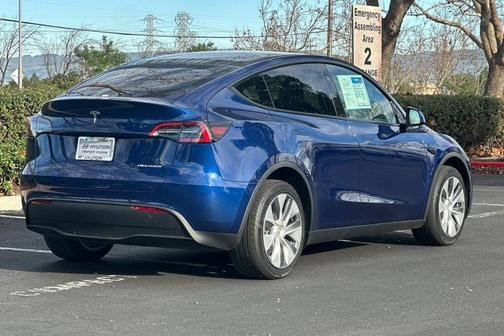 2023 Tesla Model Y Long Range Dual Motor All-Wheel Drive