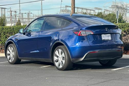 2023 Tesla Model Y Long Range Dual Motor All-Wheel Drive