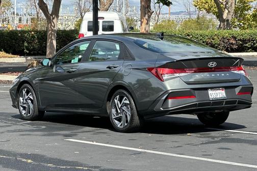 2025 Hyundai ELANTRA Sport