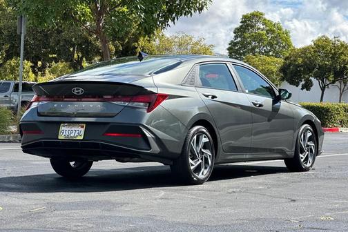 2025 Hyundai ELANTRA Sport