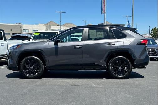 2022 Toyota RAV4 Hybrid SE