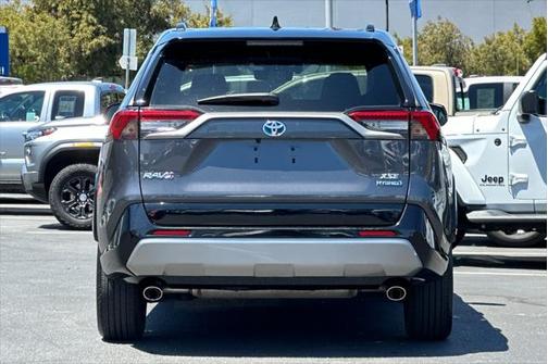 2022 Toyota RAV4 Hybrid SE