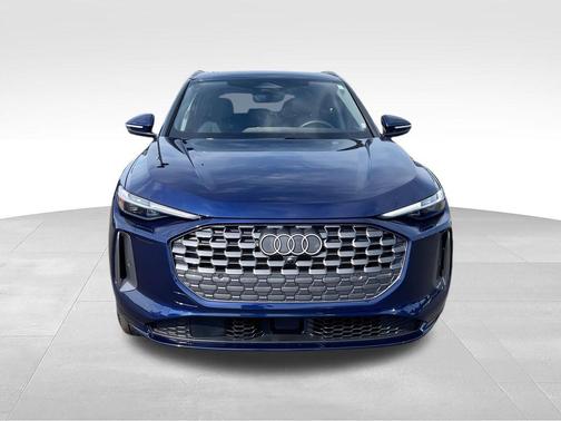 Navarra Blue Metallic 2025 Audi Q5 Premium Plus TFSI quattro S tronic