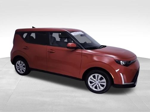 Inferno Red 2025 Kia Soul LX