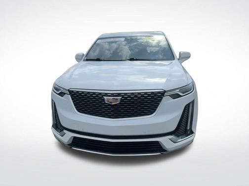 Crystal White Tricoat 2024 Cadillac XT6 Luxury AWD