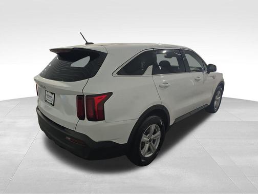 Glacial White Pearl 2023 Kia Sorento LX