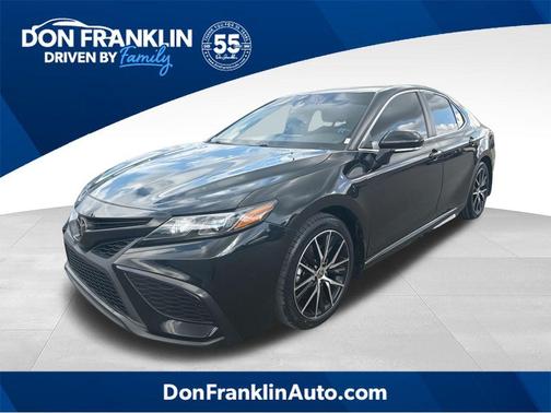 Midnight Black Metallic 2021 Toyota Camry SE