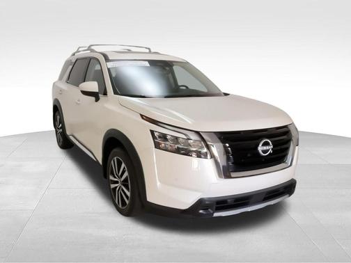 Pearl White Tricoat 2024 Nissan Pathfinder Platinum FWD