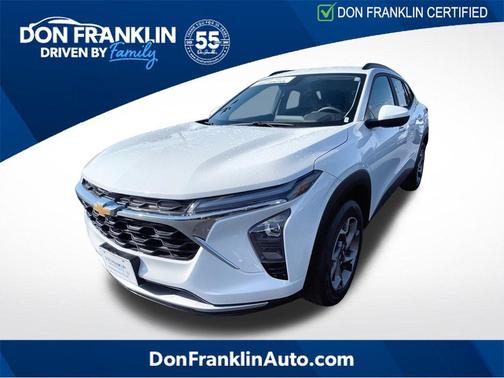 Summit White 2025 Chevrolet Trax LT