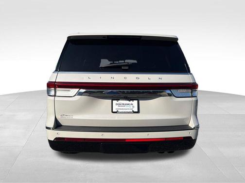 CERAMIC PEARL MET 3C 2024 Lincoln Navigator Reserve