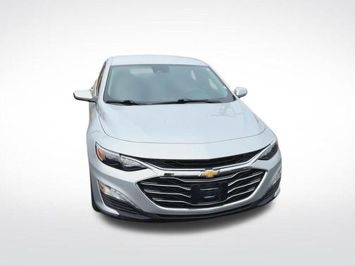 Silver Ice Metallic 2021 Chevrolet Malibu LT