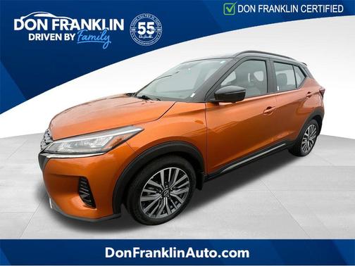 Monarch Orange Metallic/Super Black 2023 Nissan Kicks SR