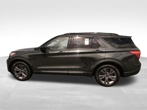 FORGED GREEN METALLIC 2023 Ford Explorer XLT