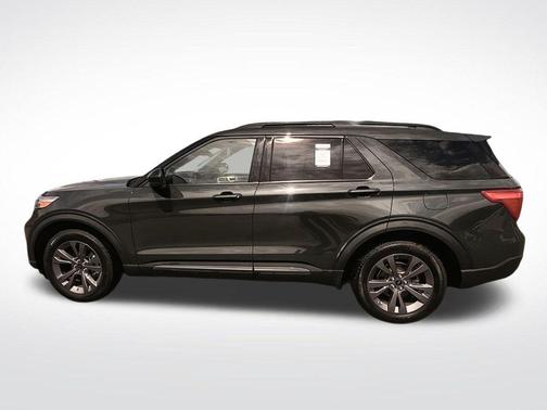 FORGED GREEN METALLIC 2023 Ford Explorer XLT