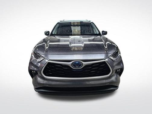 Magnetic Gray Metallic 2021 Toyota Highlander Hybrid XLE