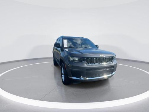 Baltic Gray Metallic Clearcoat 2025 Jeep Grand Cherokee L Laredo