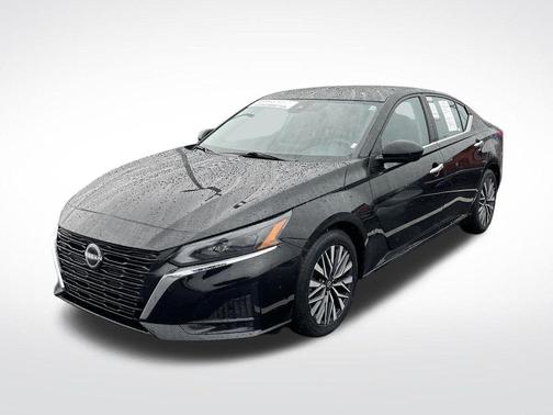 Super Black 2025 Nissan Altima 2.5 SV