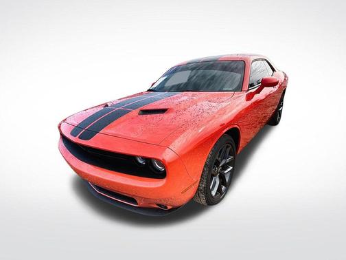 Go Mango 2022 Dodge Challenger SXT