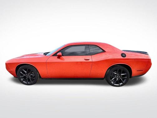 Go Mango 2022 Dodge Challenger SXT