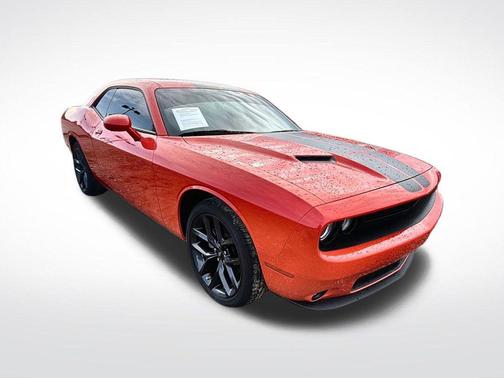 Go Mango 2022 Dodge Challenger SXT