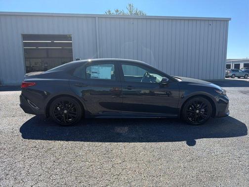 Underground 2026 Toyota Camry SE