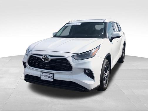 Wind Chill Pearl 2023 Toyota Highlander XLE