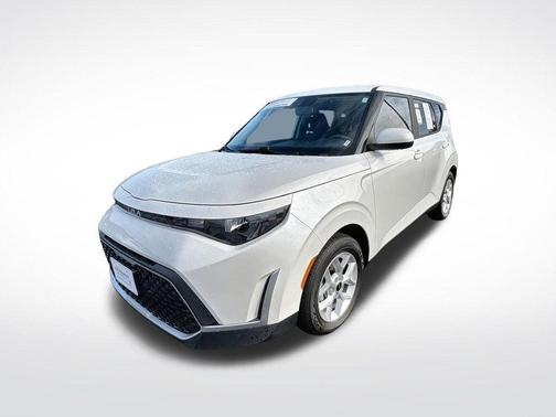 Snow White Pearl 2025 Kia Soul LX