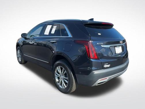 Stellar Black Metallic 2021 Cadillac XT5 Premium Luxury