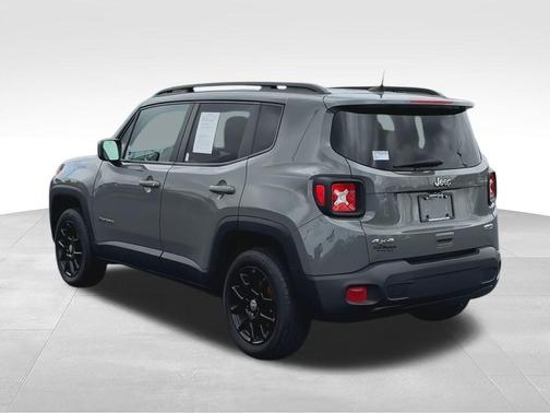 Sting-Gray Clearcoat 2021 Jeep Renegade Latitude