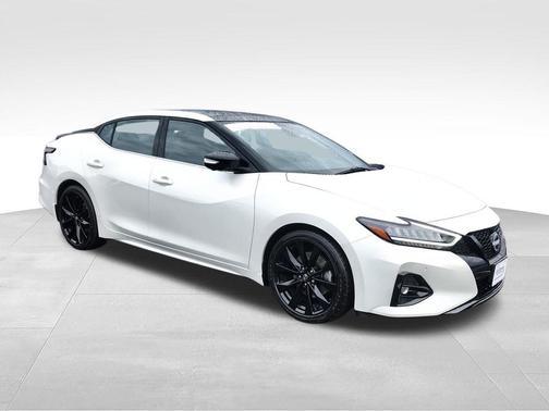Pearl White Tricoat 2023 Nissan Maxima SR Xtronic CVT