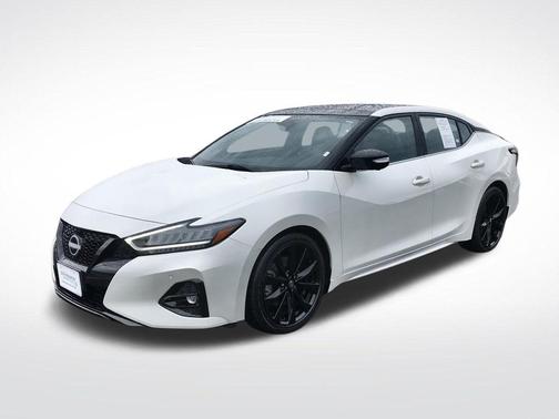 Pearl White Tricoat 2023 Nissan Maxima SR Xtronic CVT