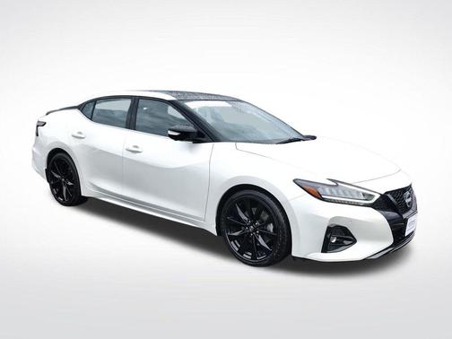 Pearl White Tricoat 2023 Nissan Maxima SR Xtronic CVT