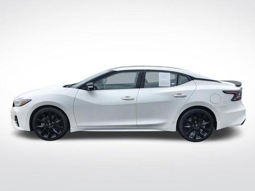 Pearl White Tricoat 2023 Nissan Maxima SR Xtronic CVT