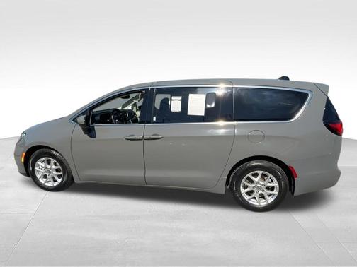 Ceramic Gray Clearcoat 2023 Chrysler Pacifica Touring L