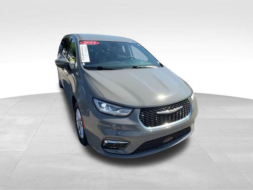 Ceramic Gray Clearcoat 2023 Chrysler Pacifica Touring L