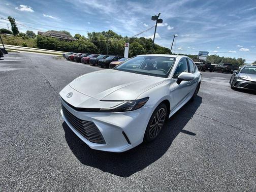 Wind Chill Pearl 2026 Toyota Camry XLE