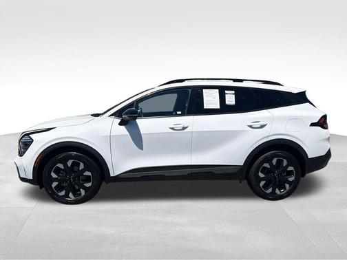 Glacial White Pearl 2024 Kia Sportage X-Line